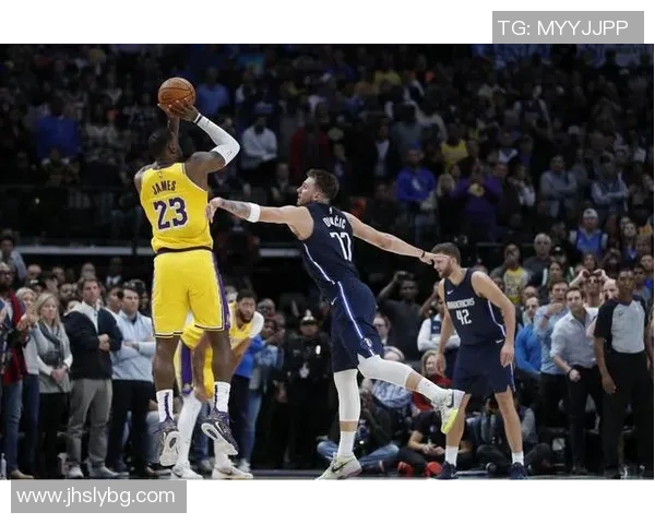 29日鹈鹕对决骑士精彩赛事回顾与分析展望 29日鹈鹕对决骑士精彩赛事回顾与分析展望